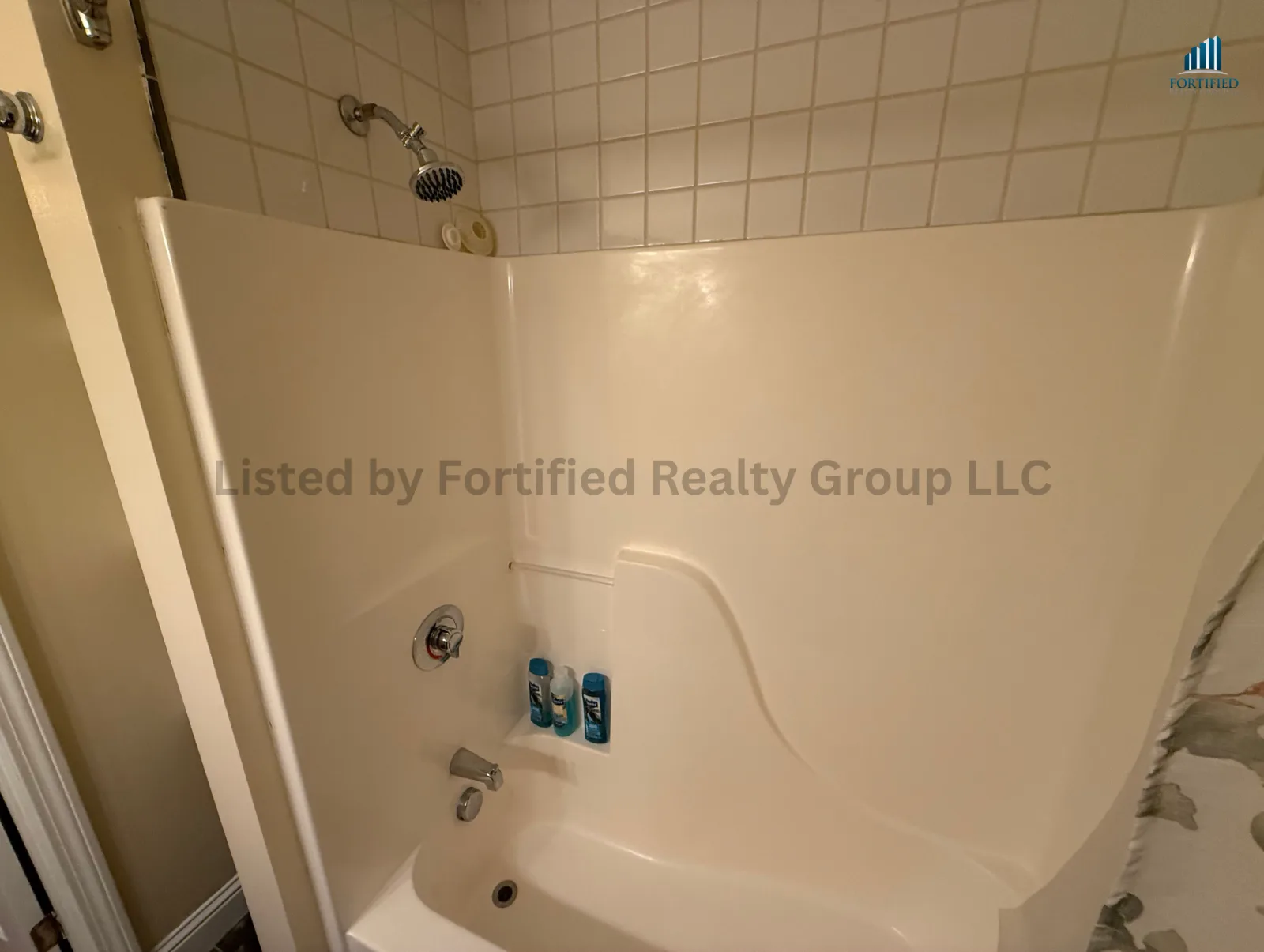 Bathroom — 1556 North Main St #11, Fall River MA
