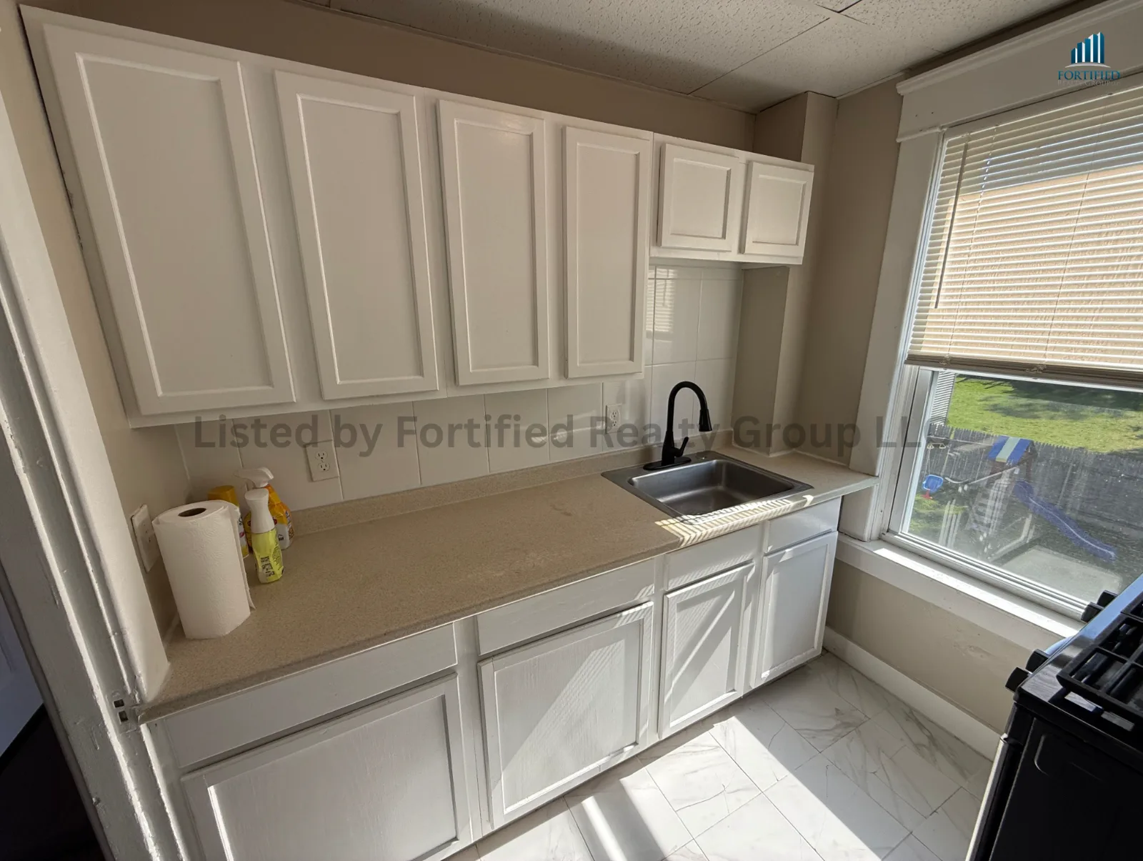 Kitchen — 170 King St #2, Fall River MA