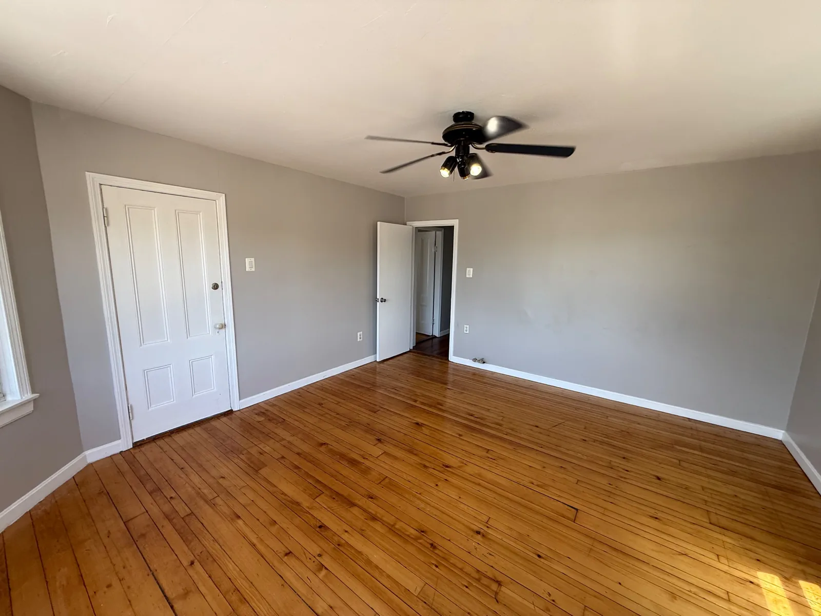 Living room — 318 Broadway #2, Fall River MA