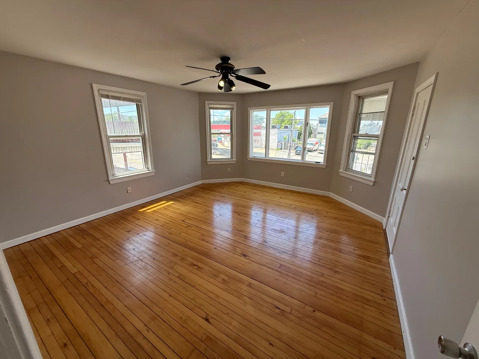 318 Broadway, Apt 2, Fall River, MA 02721 — hero photo
