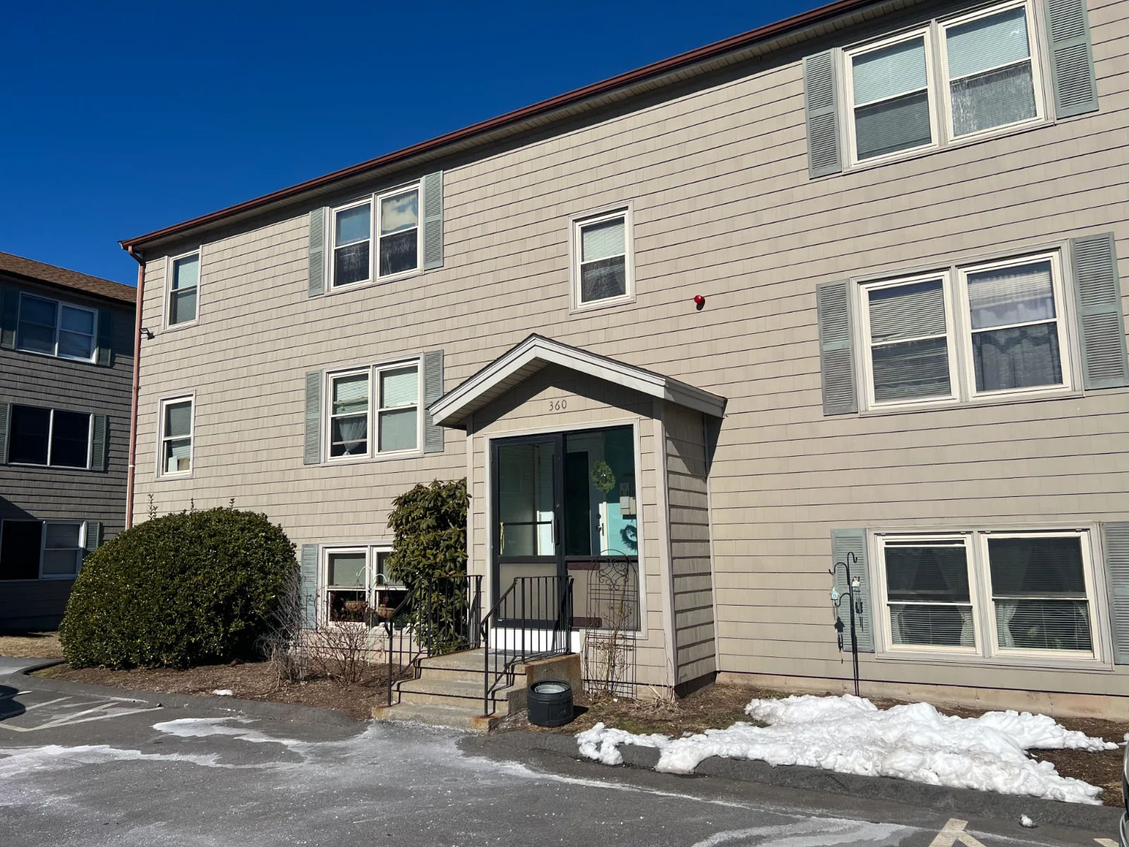 Exterior — 360 Buffinton St #8, Fall River MA