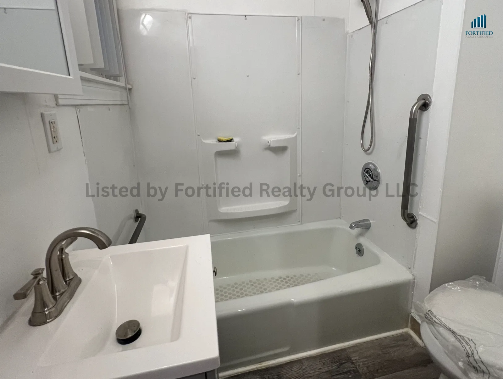 Bathroom — 42 Kilburn St #Unit 2S, Fall River MA