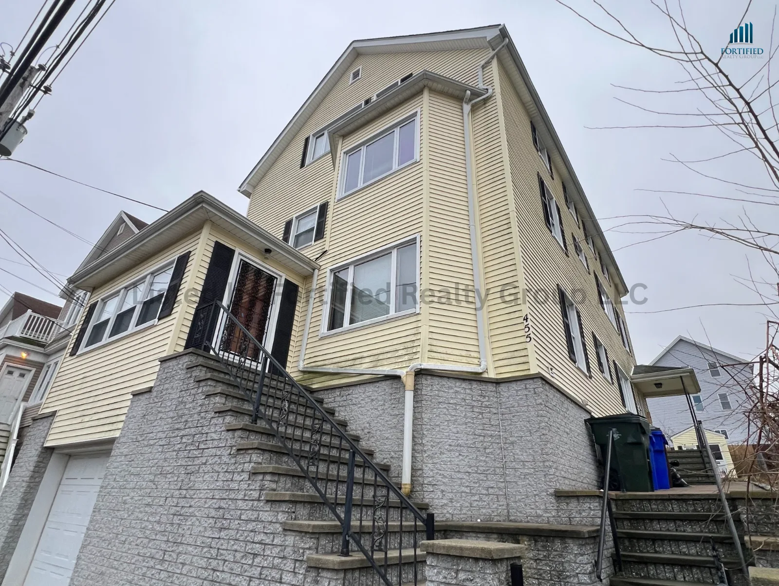 Exterior — 455 Middle St #Apt 3, Fall River MA