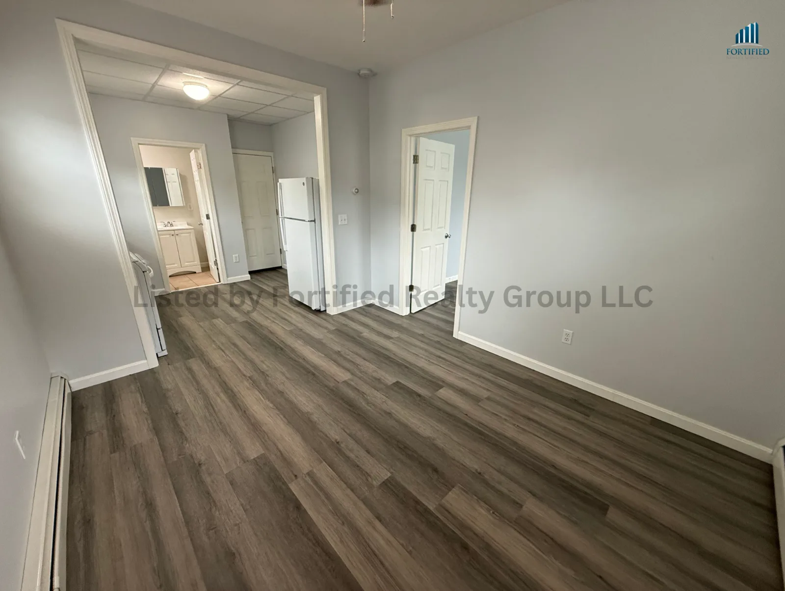 Living room — 550 Maple St #1R, Fall River MA