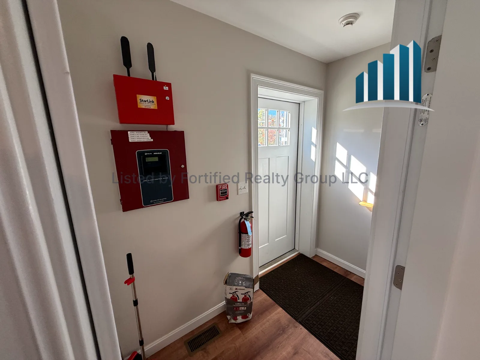 Front Entrance — 44 Dean St #101, Taunton MA